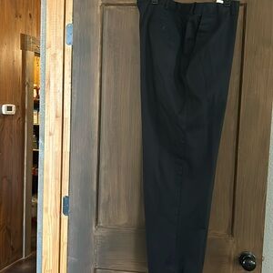 Berkley Jensen men’s pants. Size 42x32. Black. Great condition.